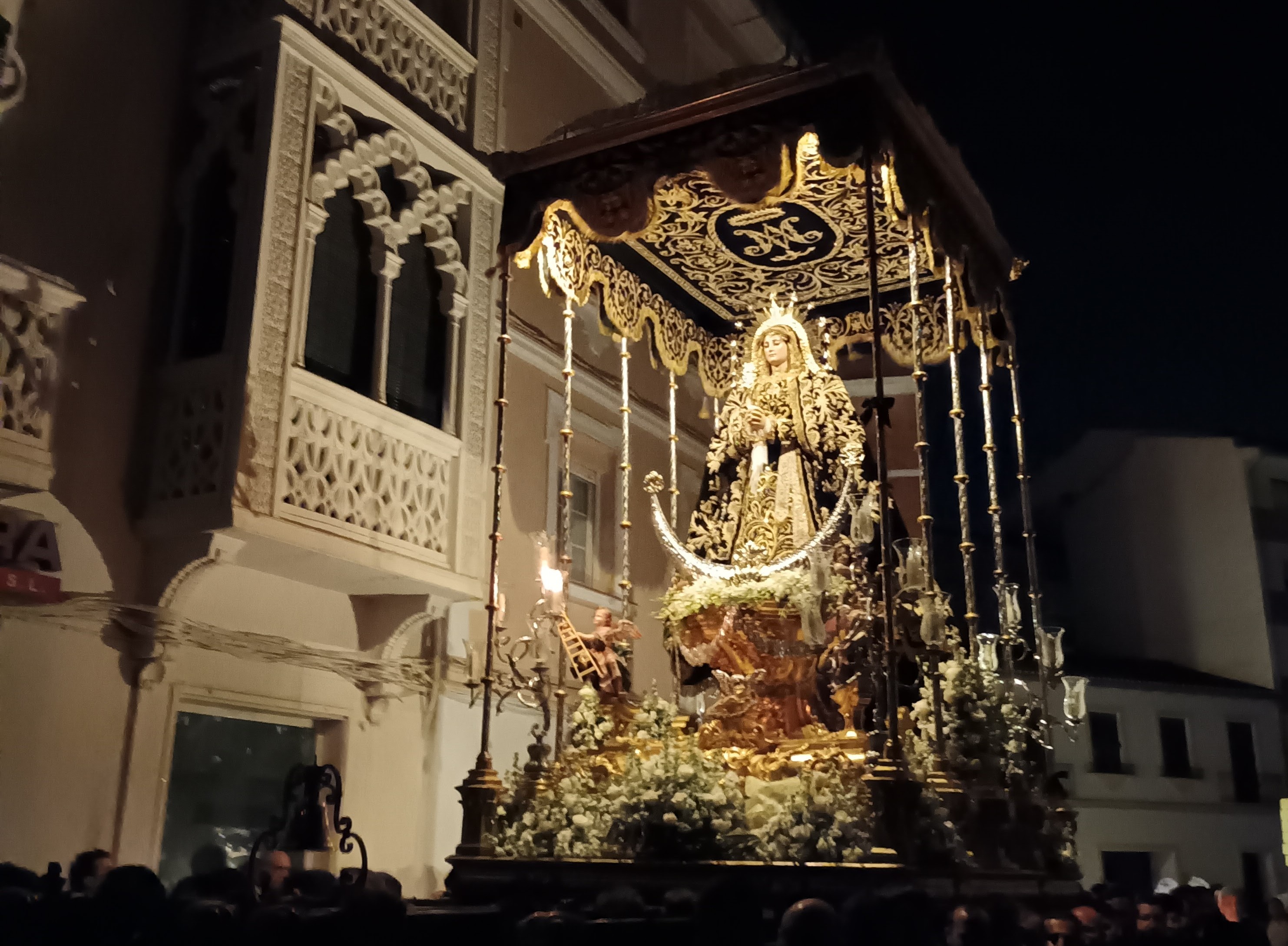 Holy Week in Andalusia: 5 unique destinations beyond the usual | Semana Santa en Andalucía: 5 destinos más allá de lo típico
